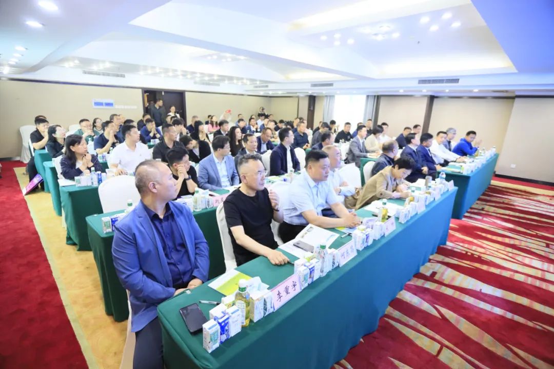 河南省2024國(guó)家“學(xué)生飲用奶計(jì)劃”推廣工作推進(jìn)會(huì)在鄭州成功舉辦！