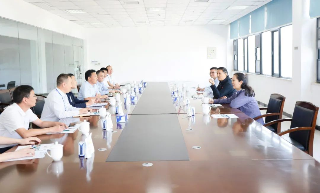 快樂過“雙節(jié)”，安全不放假｜河南農(nóng)投集團黨委書記、董事長李曉寰一行蒞臨花花牛乳業(yè)集團開展“雙節(jié)”安全生產(chǎn)大檢查活動并慰問一線職工、