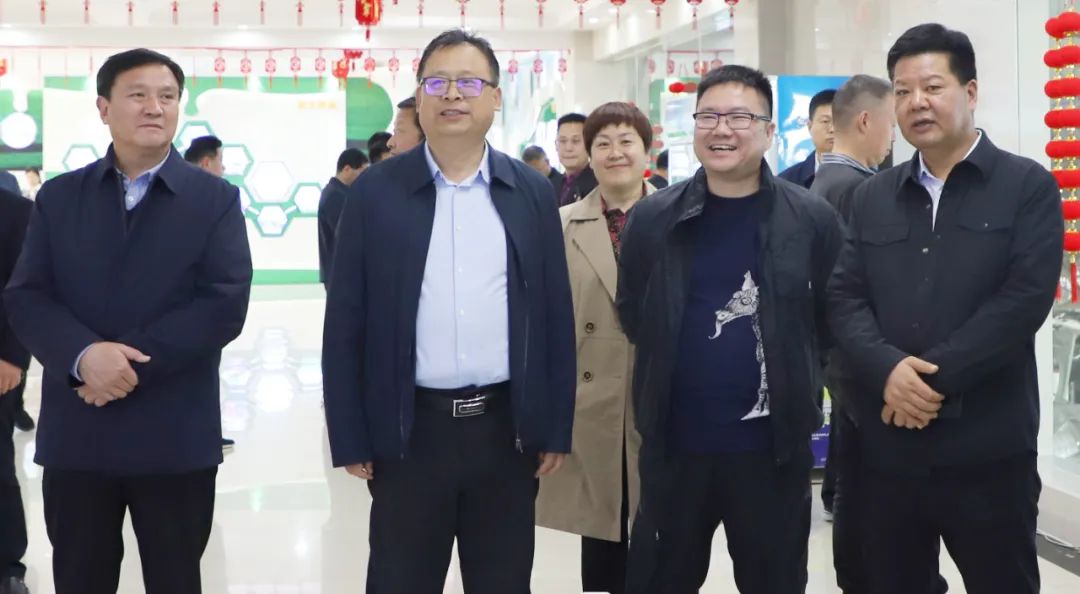 花花牛丨駐馬店市遂平縣政協(xié)黨組書記、主席張衛(wèi)東一行蒞臨花花牛魯山瑞亞牧場參觀