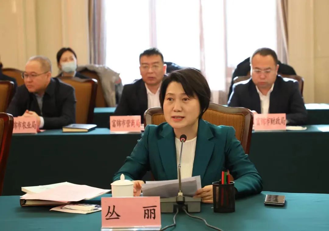 產(chǎn)業(yè)聯(lián)動(dòng)促發(fā)展 合作共贏創(chuàng)未來(lái) | 佳木斯市政府、富錦市政府與花花牛乳業(yè)集團(tuán)正式簽署戰(zhàn)略合作協(xié)議