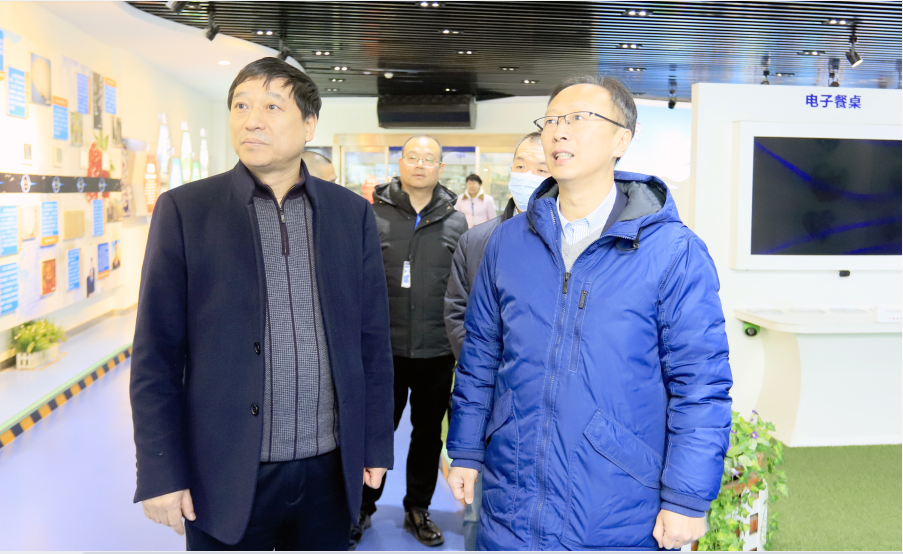 花花牛丨東北農(nóng)大食品學(xué)院院長(zhǎng)、中原食品實(shí)驗(yàn)室首席科學(xué)家姜毓君教授蒞臨花花牛乳業(yè)集團(tuán)調(diào)研