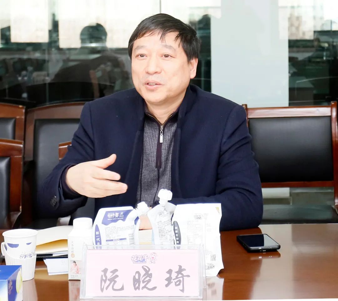 花花牛丨東北農(nóng)大食品學(xué)院院長(zhǎng)、中原食品實(shí)驗(yàn)室首席科學(xué)家姜毓君教授蒞臨花花牛乳業(yè)集團(tuán)調(diào)研