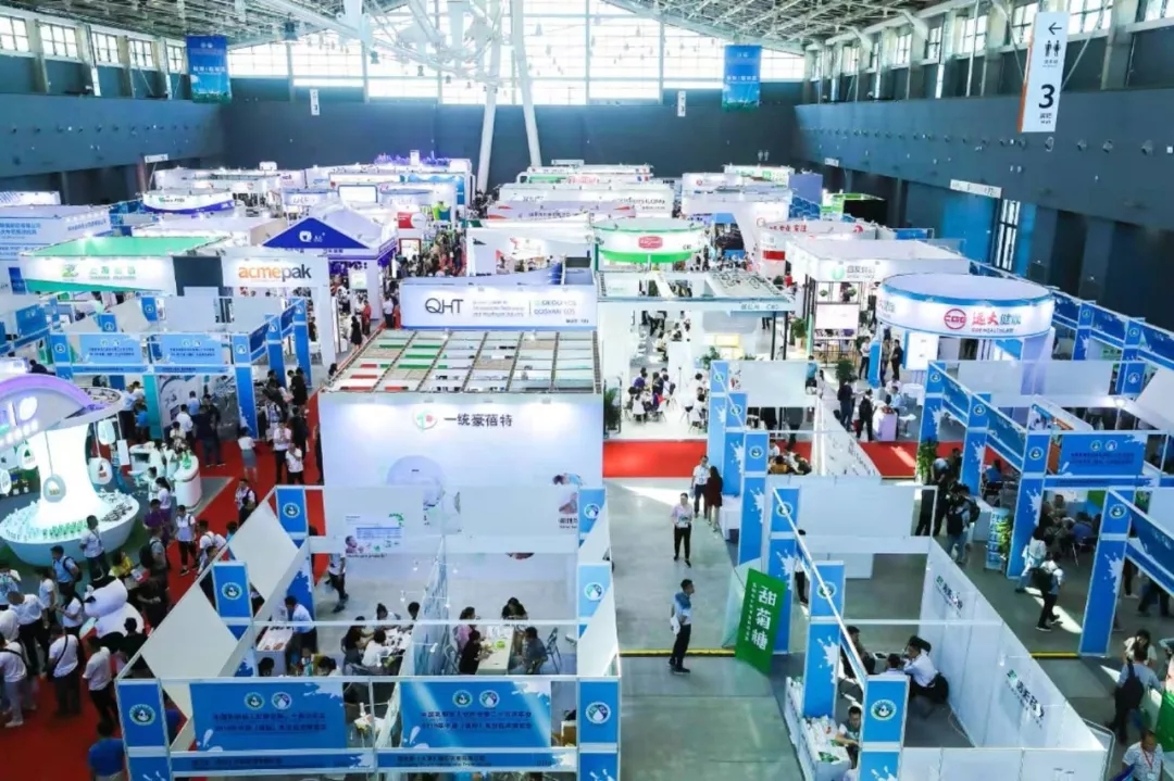 中國(guó)乳制品工業(yè)協(xié)會(huì)第二十五次年會(huì)召開！花花?？偛枚T峰獲“振興乳業(yè)領(lǐng)軍人”榮譽(yù)稱號(hào)