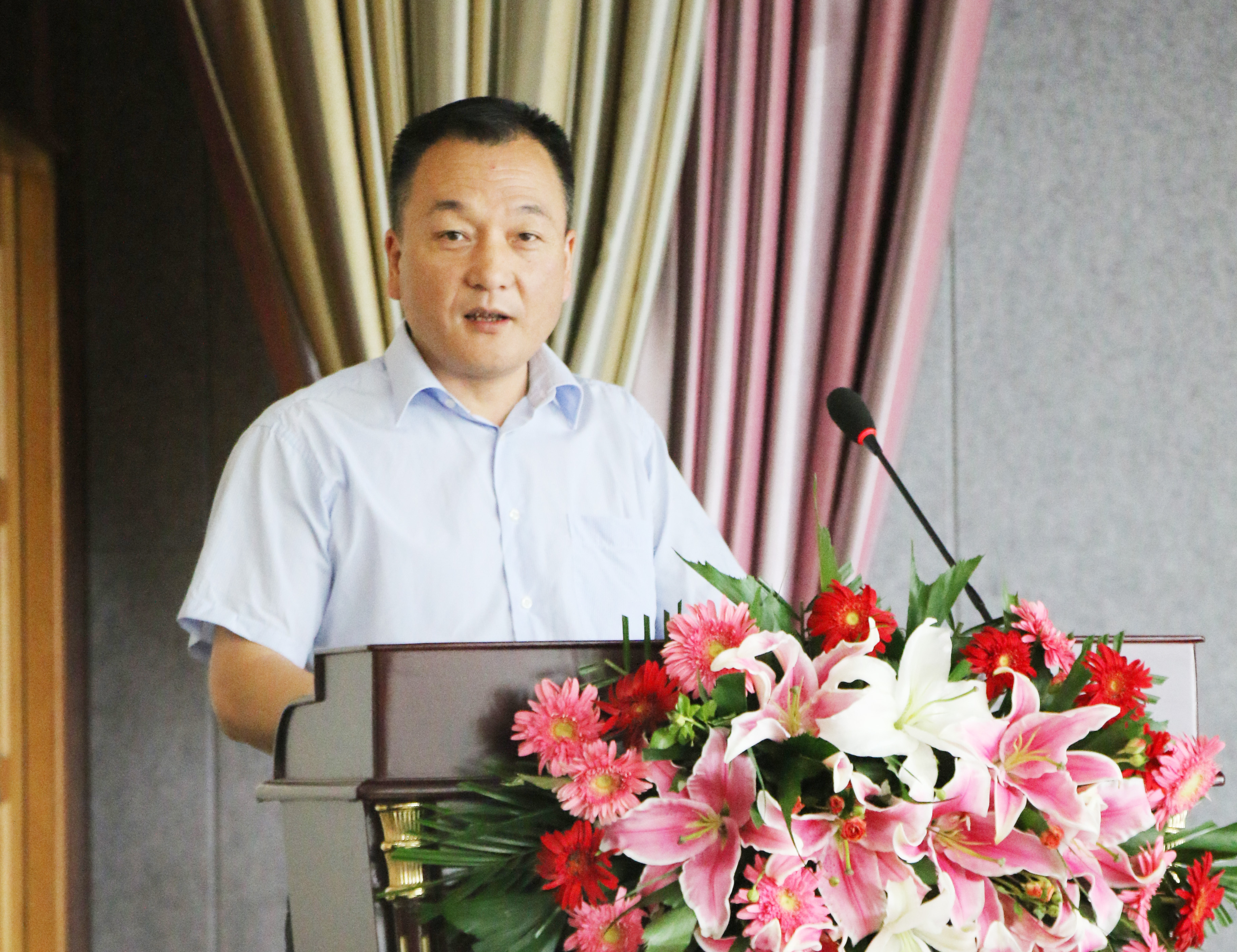 揚(yáng)帆再起航 | 花花牛乳業(yè)集團(tuán)養(yǎng)殖、飼料事業(yè)部2019上半年總結(jié)表彰暨下半年工作部署大會隆重召開