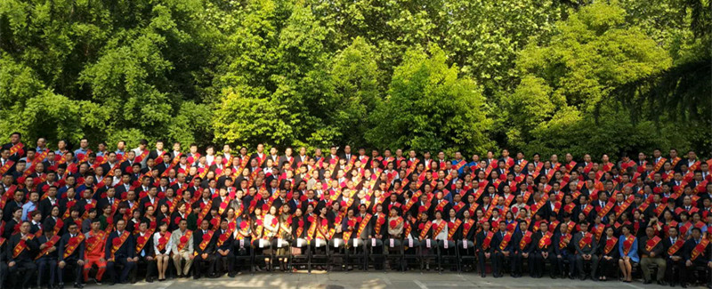 河南花花牛乳業(yè)集團股份有限公司阮曉琦、王曉龍榮獲“鄭州市勞動模范”榮譽稱號